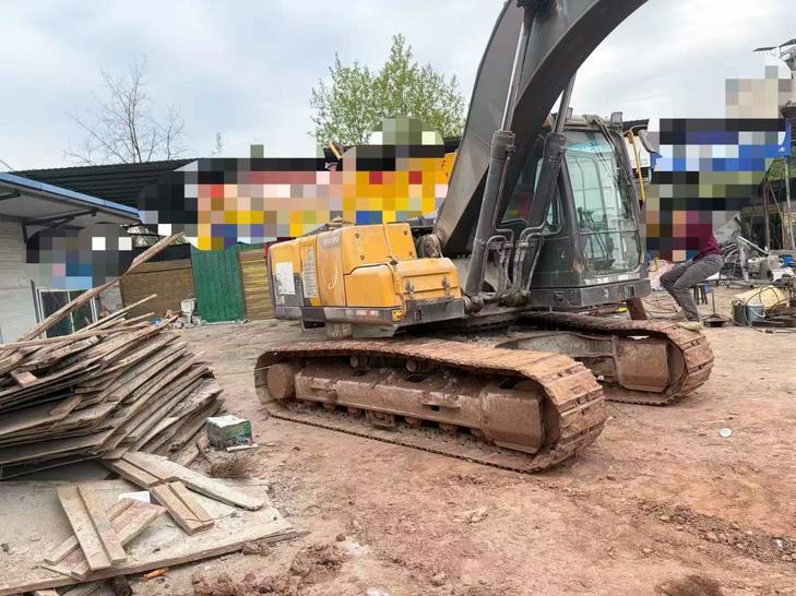 Buy Volvo EC210B Used Excavator / 1