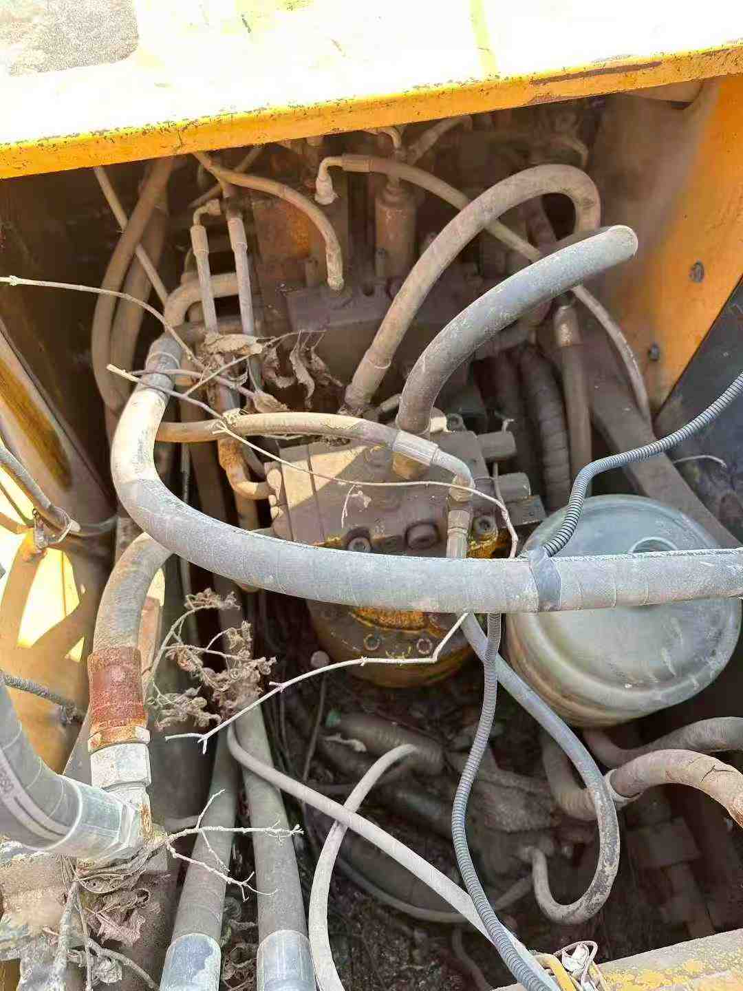 Used Hyundai R215-7 Excavator 2011 Model / 3