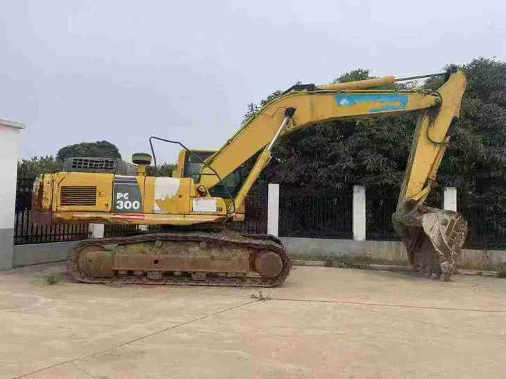 Buy Komatsu PC300-8 Used Excavator / 1