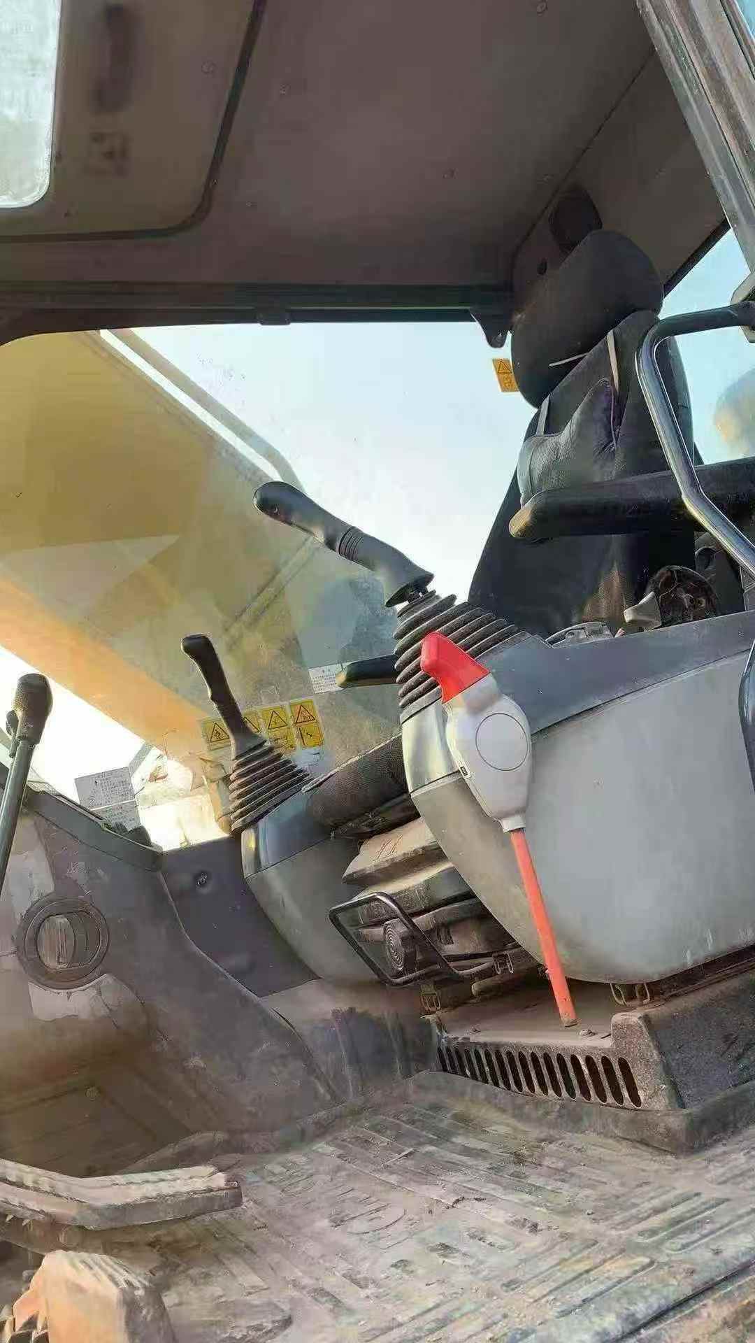 Used Komatsu PC220-8 Excavator 2018 Model / 4