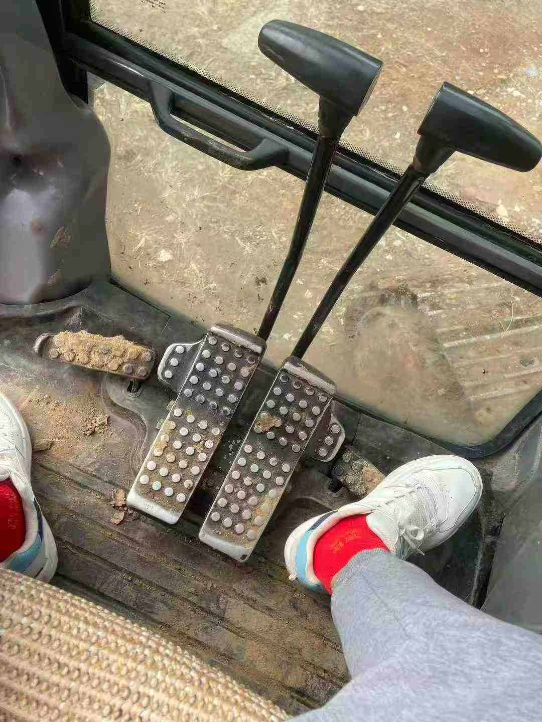 Used Hitachi EX120-6 Excavator 2014 Model / 8