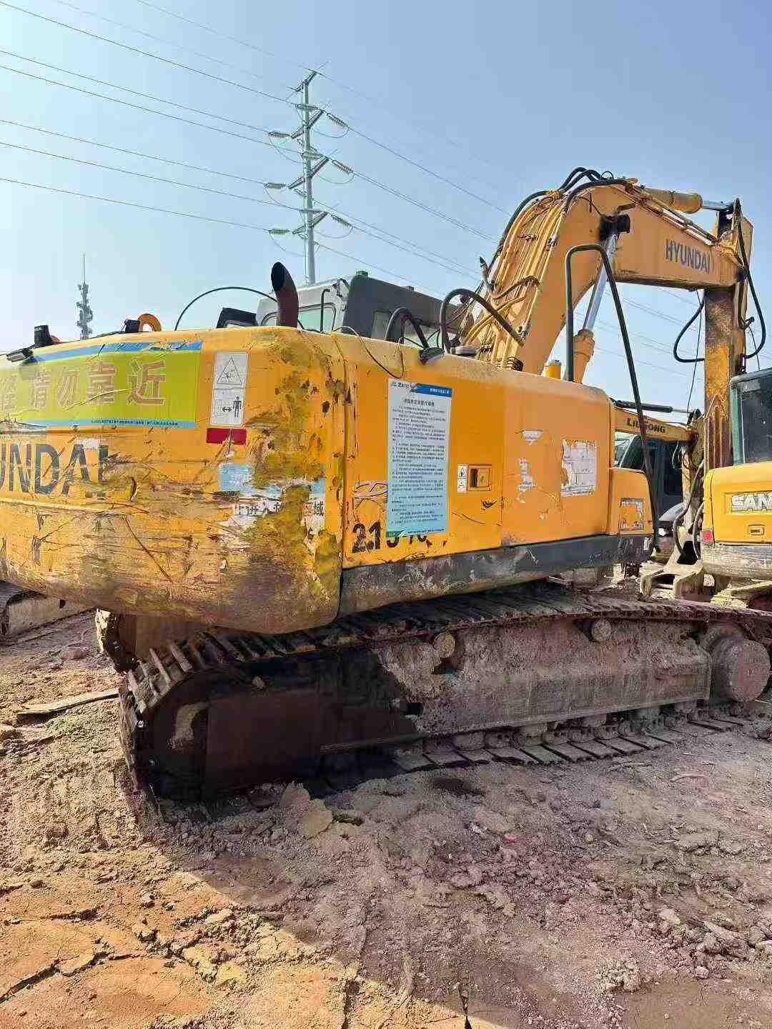 Used Hyundai R215-7 Excavator 2011 Model / 2