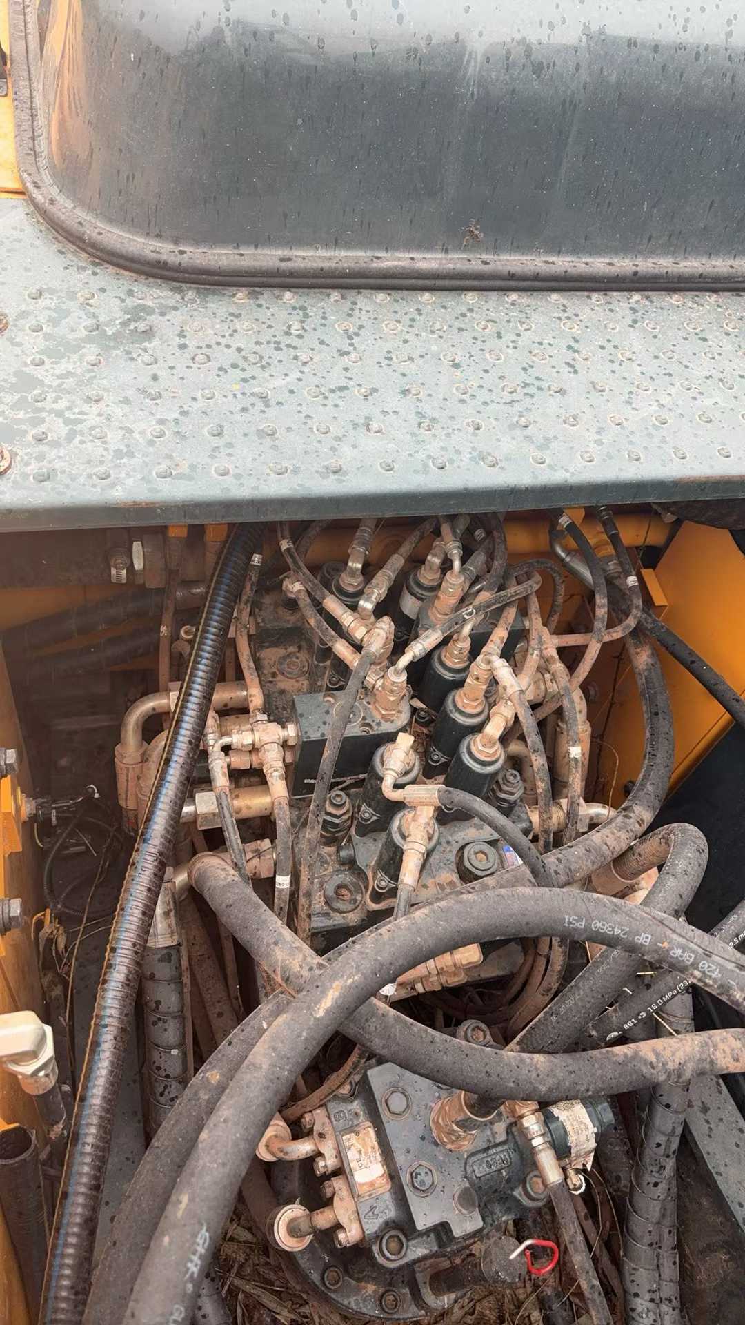 Used Hyundai R130W Excavator 2023 Model / 2