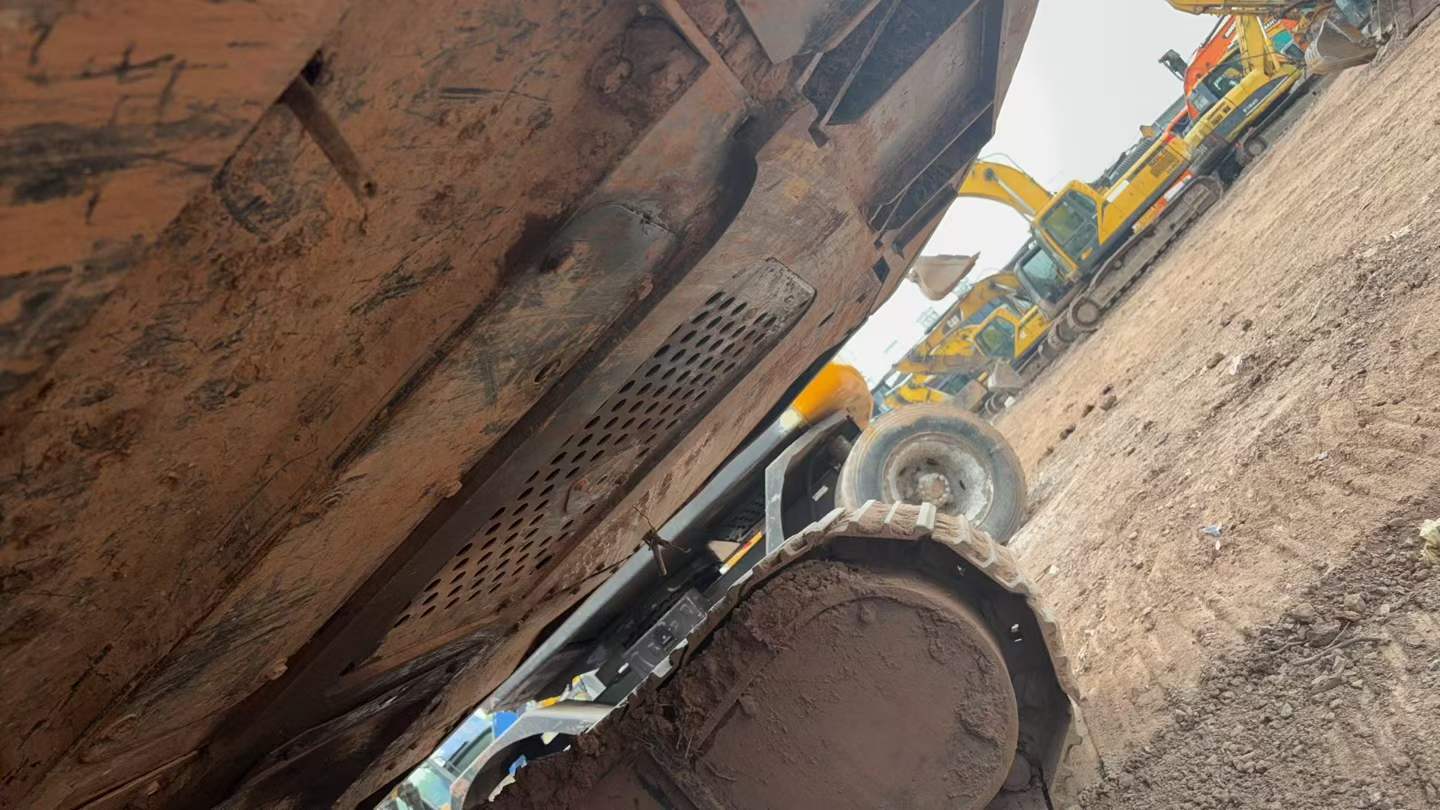 Used Hyundai R130W Excavator 2023 Model / 6