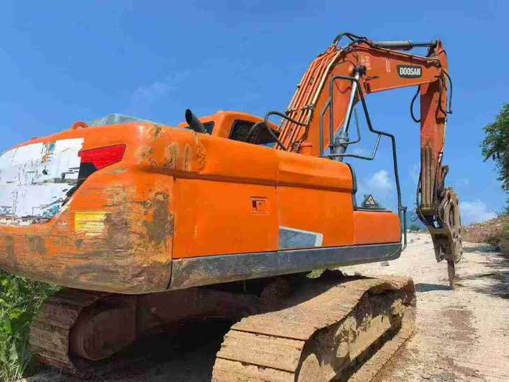 Buy Doosan DH215-7 Used Excavator / 1