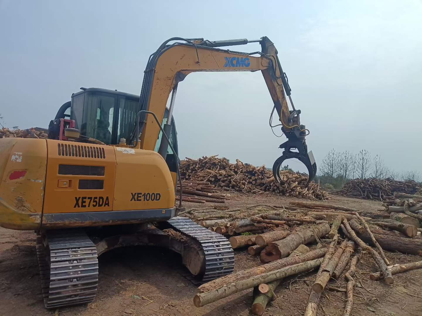 Buy XCMG XE75C Used Excavator / 1