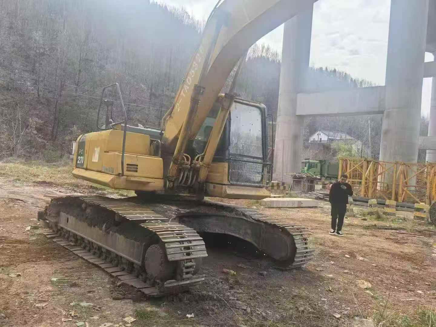 Used Komatsu PC240-6 Excavator 2010 Model / 3