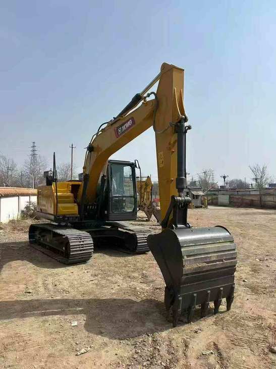 Buy XCMG XE155D Used Excavator / 1