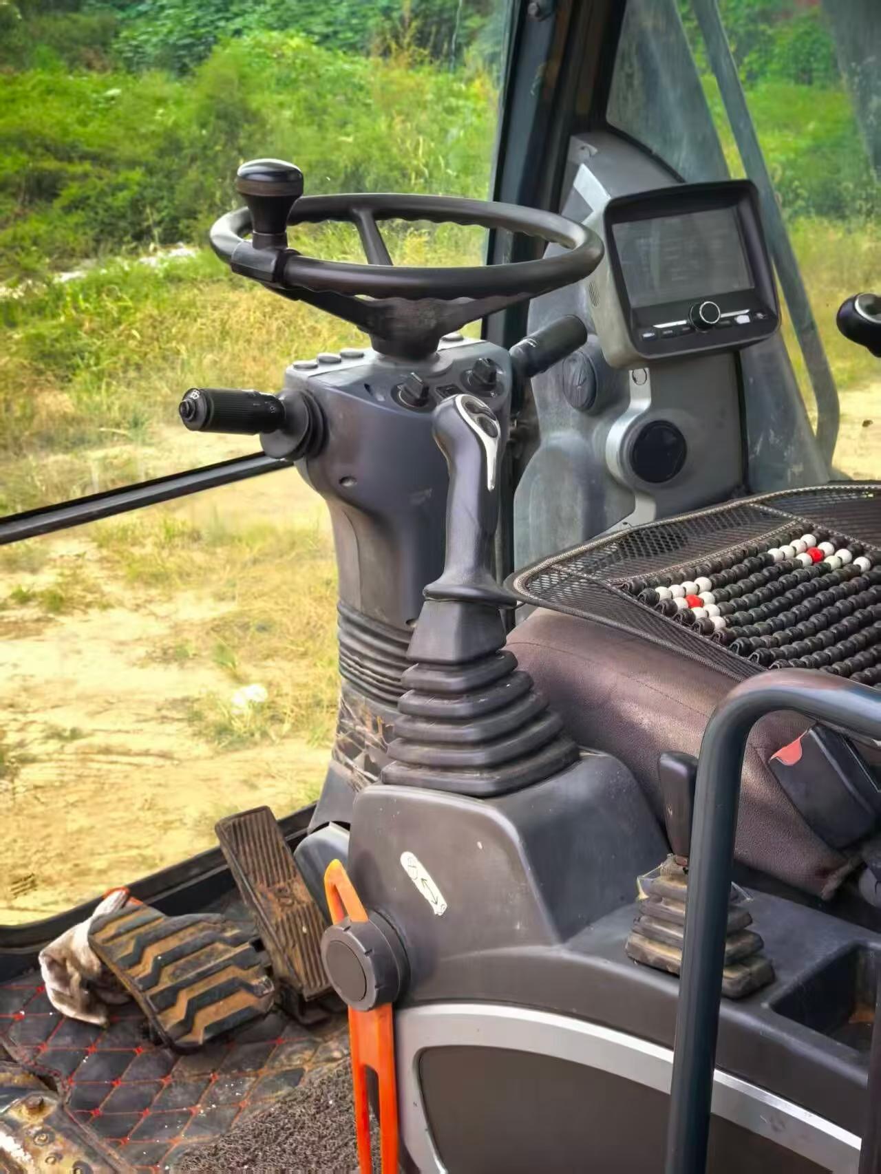 Used Hyundai R210W Excavator 2017 Model / 5