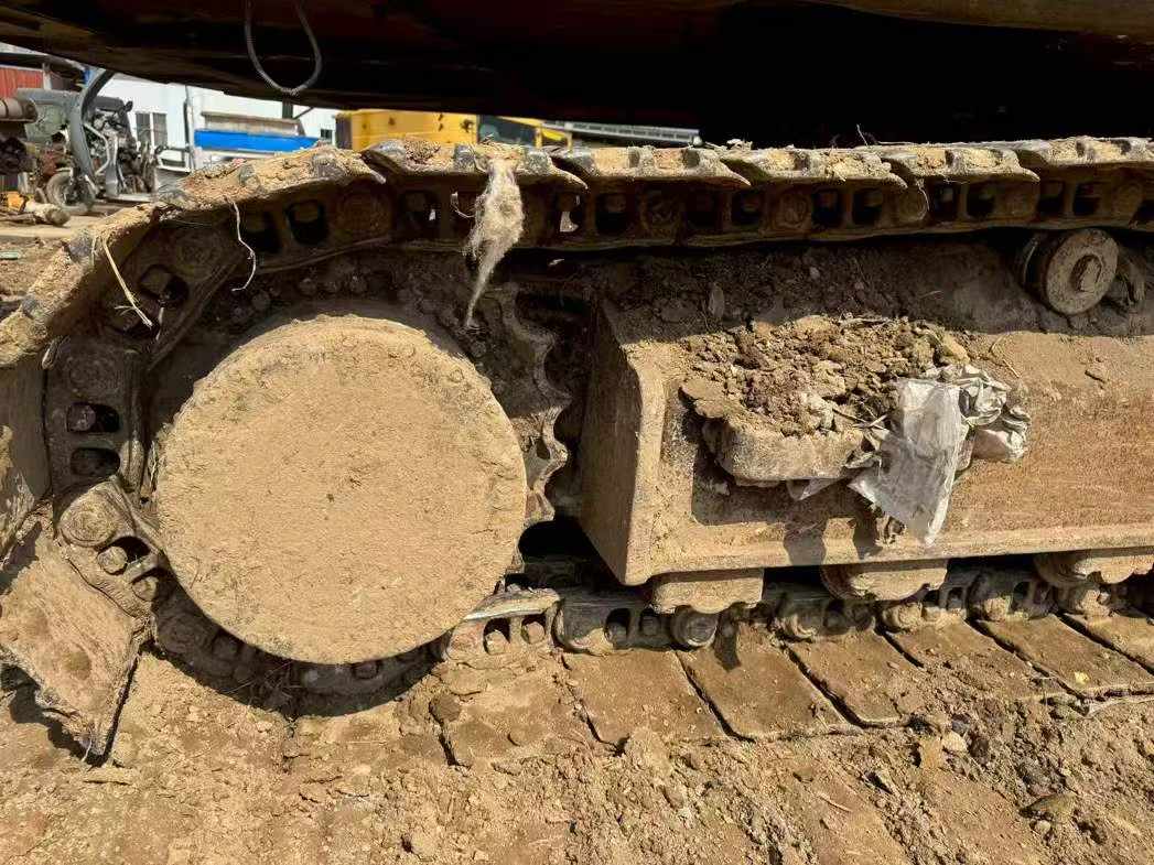 Used Hyundai R215-7 Excavator 2013 Model / 7