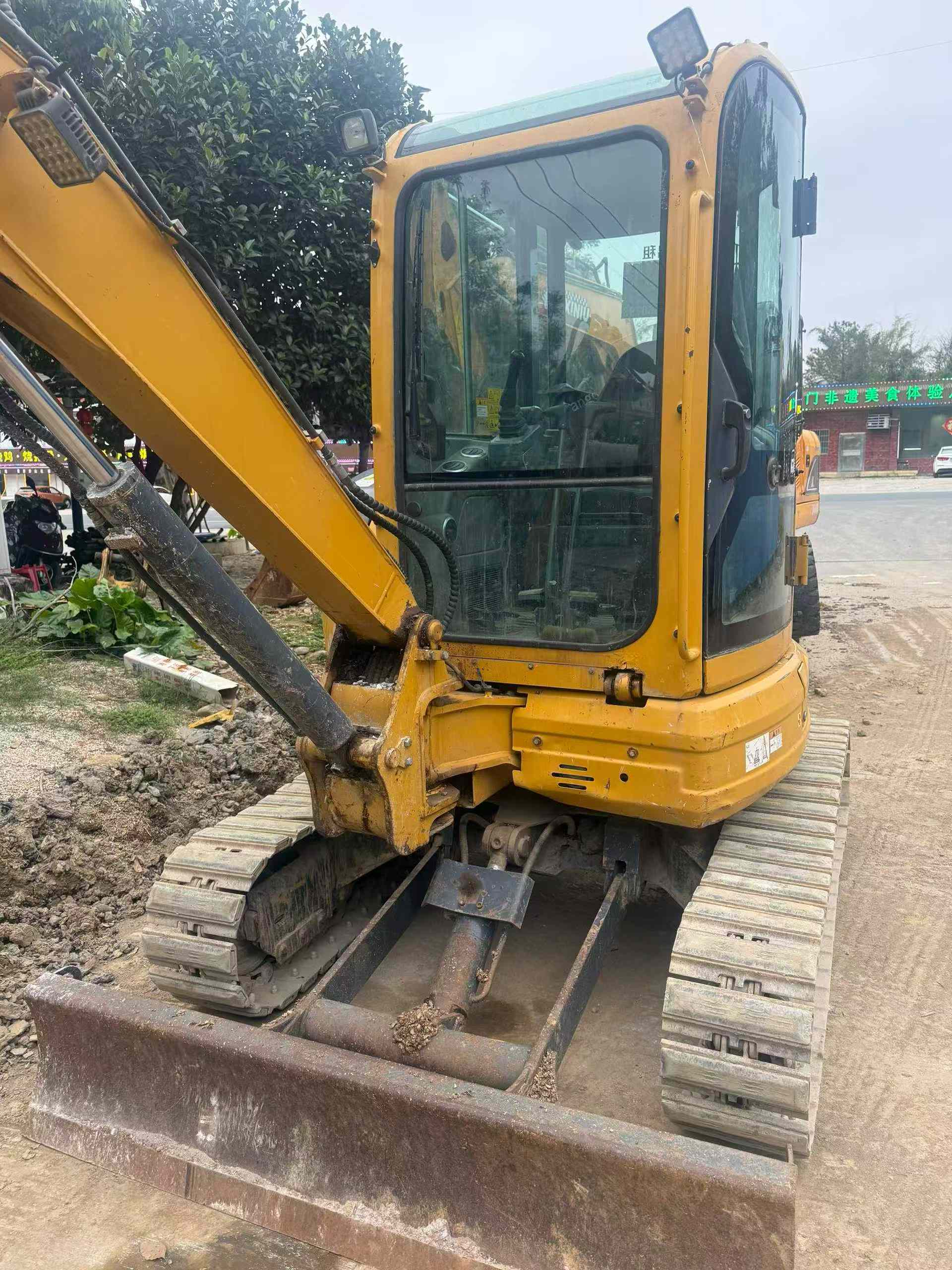 Used XCMG XE35U Excavator 2021 Model / 4