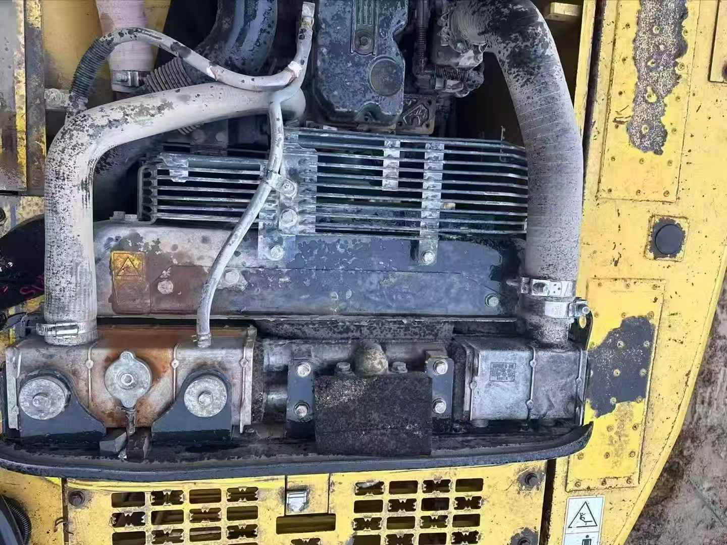 Used Komatsu PC210 Excavator 2013 Model / 4