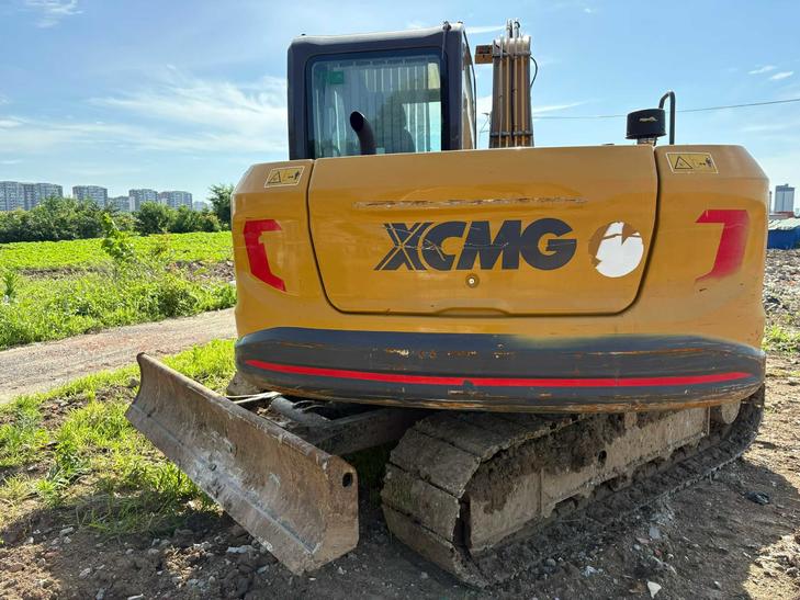 Buy XCMG XE75C Used Excavator / 1