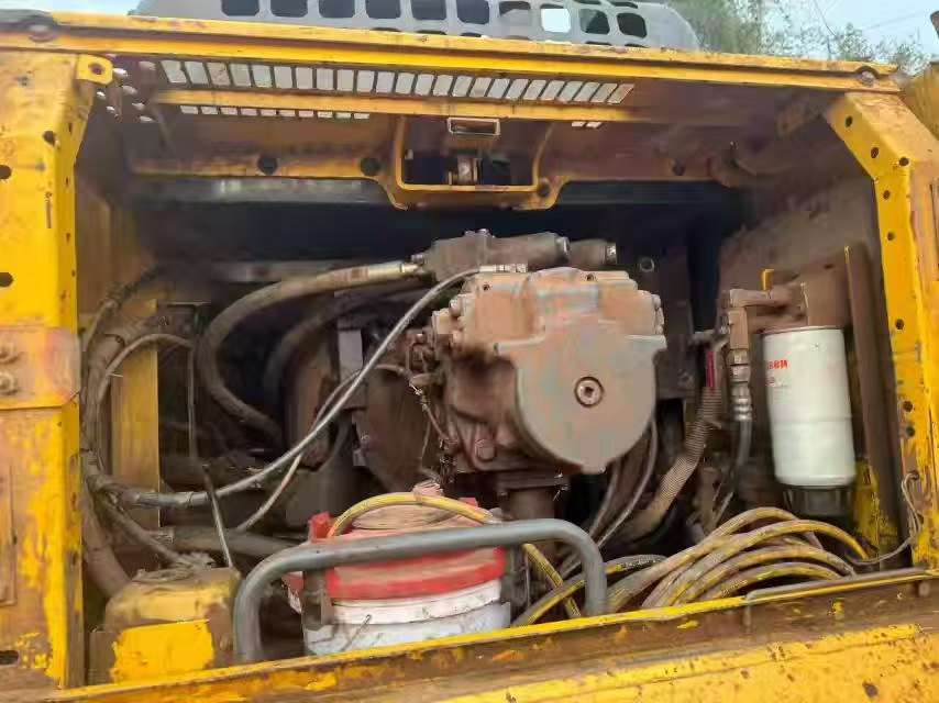 Used Komatsu PC450-8 Excavator 2010 Model / 3