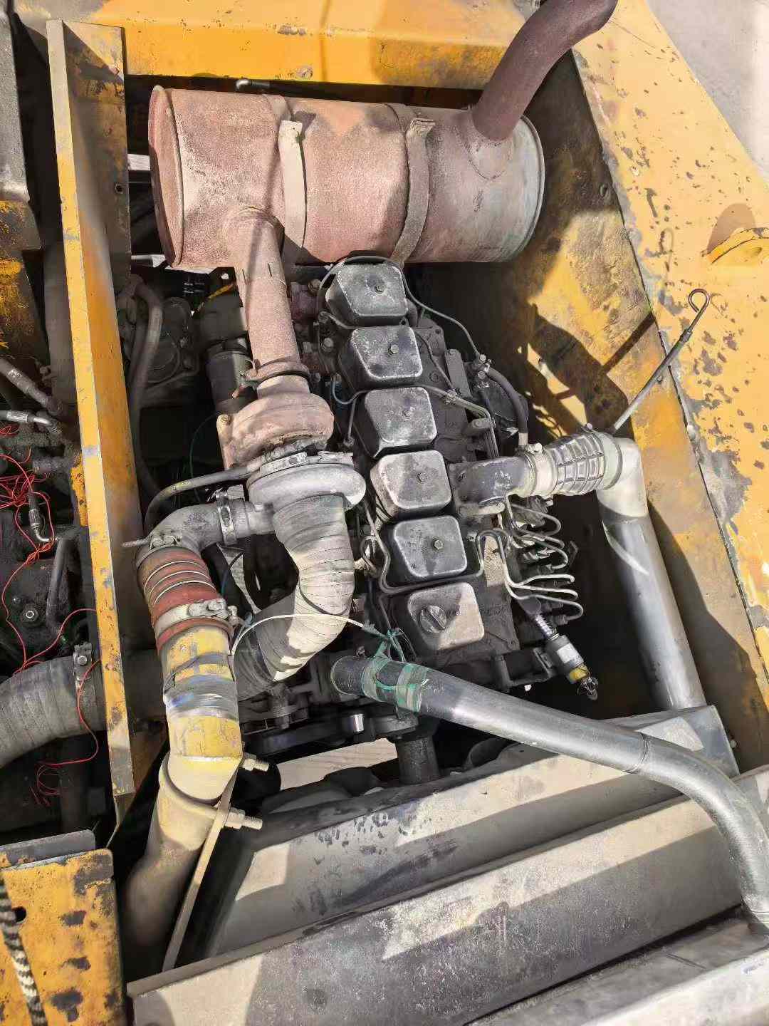 Used Hyundai R225-7 Excavator 2016 Model / 4