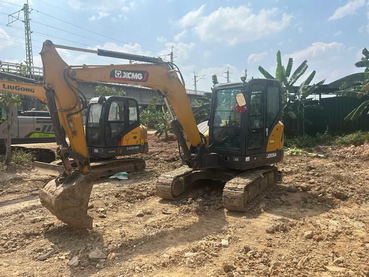Buy XCMG XE60G Used Excavator / 1