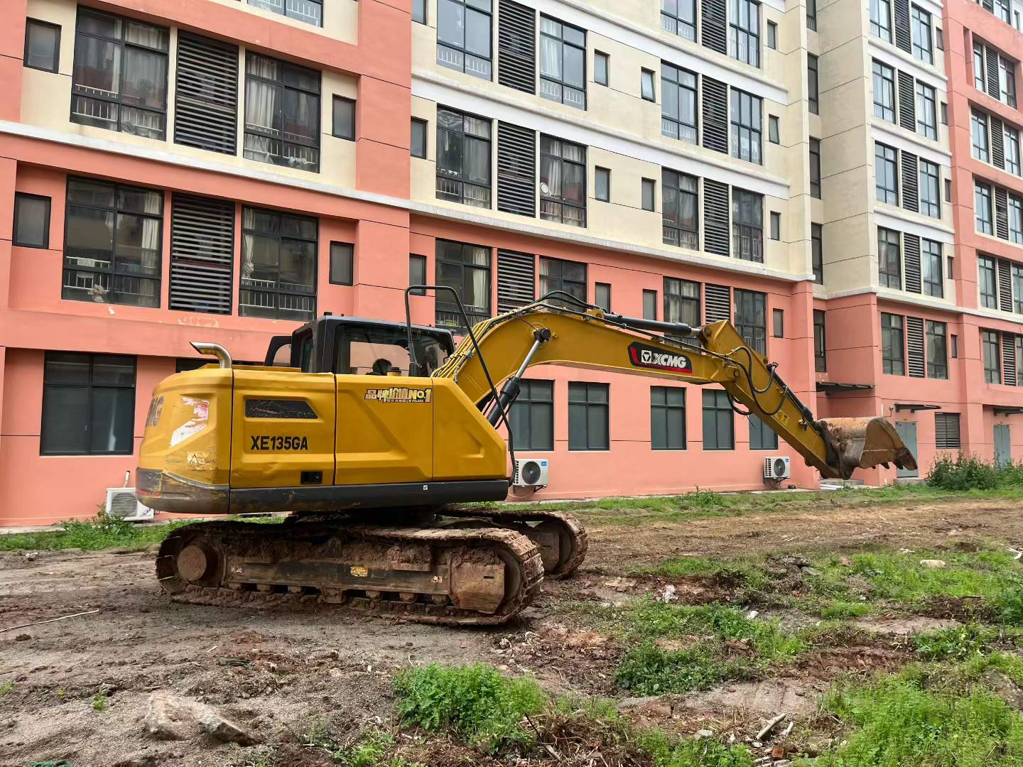 Used XCMG XE135B Excavator 2024 Model / 3