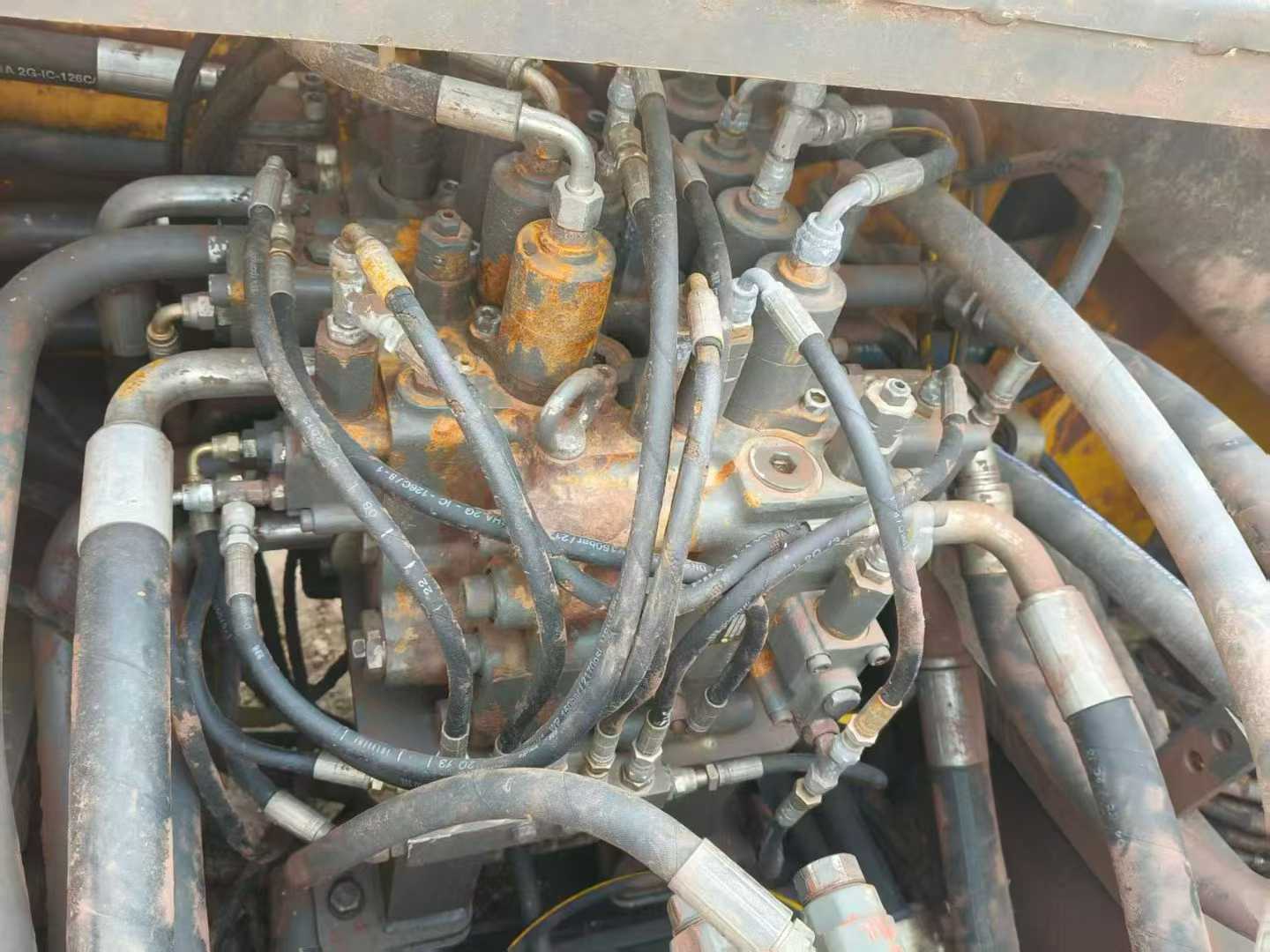 Used Volvo EC300D Excavator 2013 Model / 9