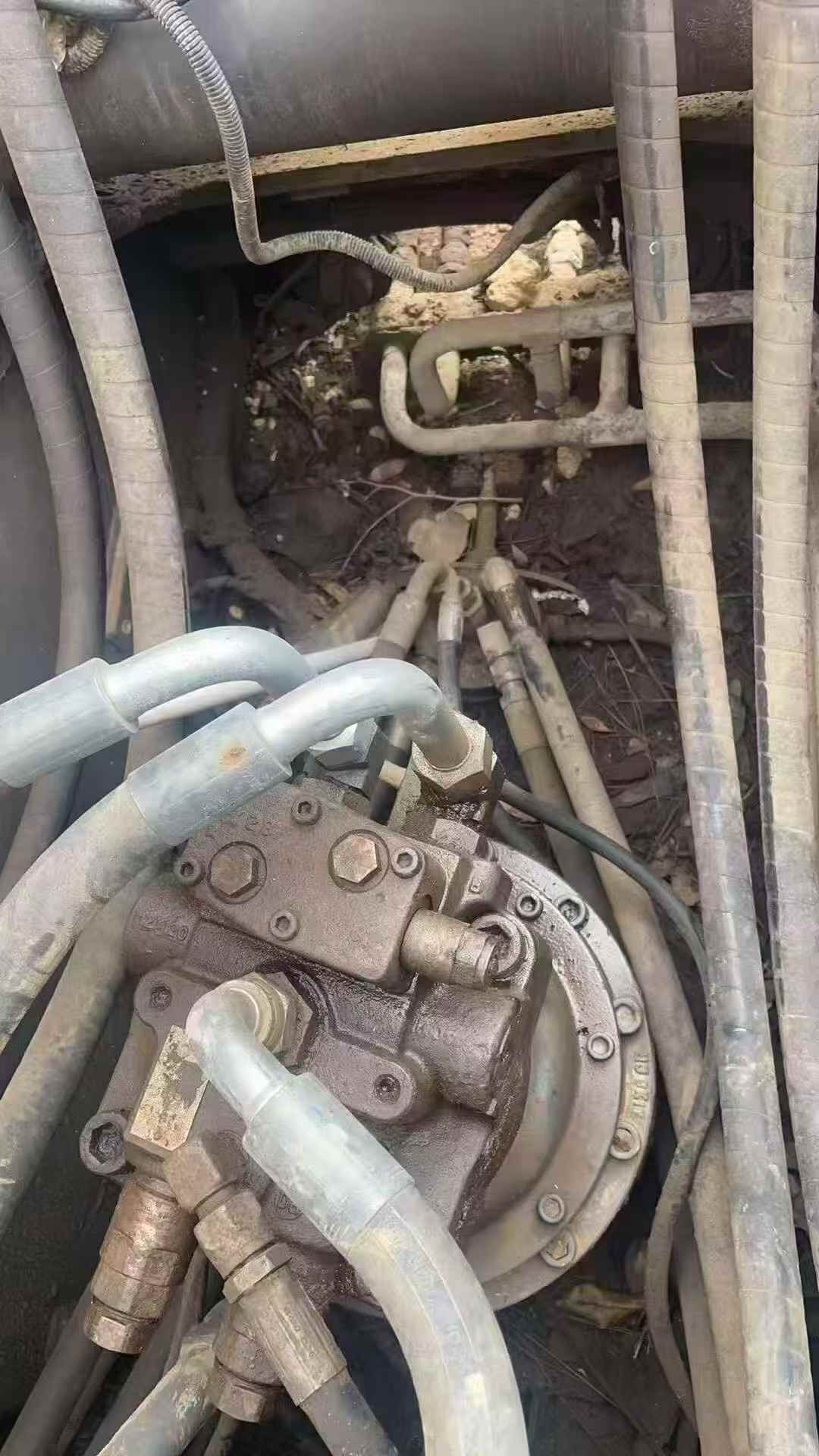 Used Volvo EC210BLC Excavator 2010 Model / 6