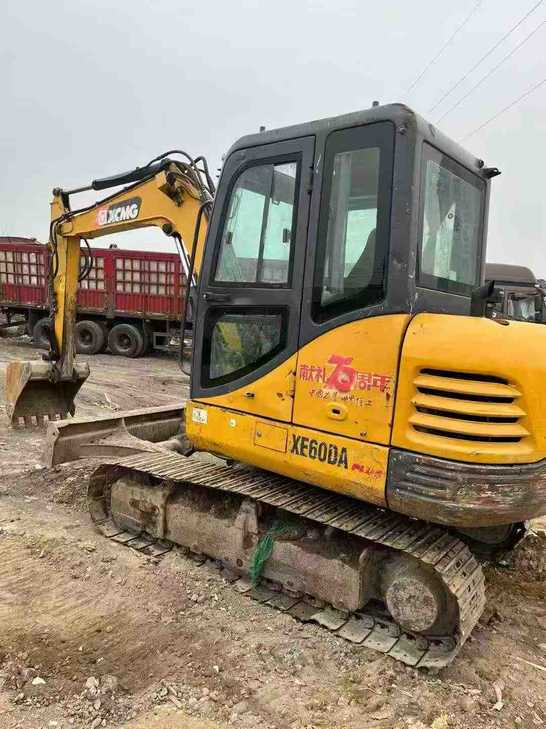 Buy XCMG XE60 Used Excavator / 1