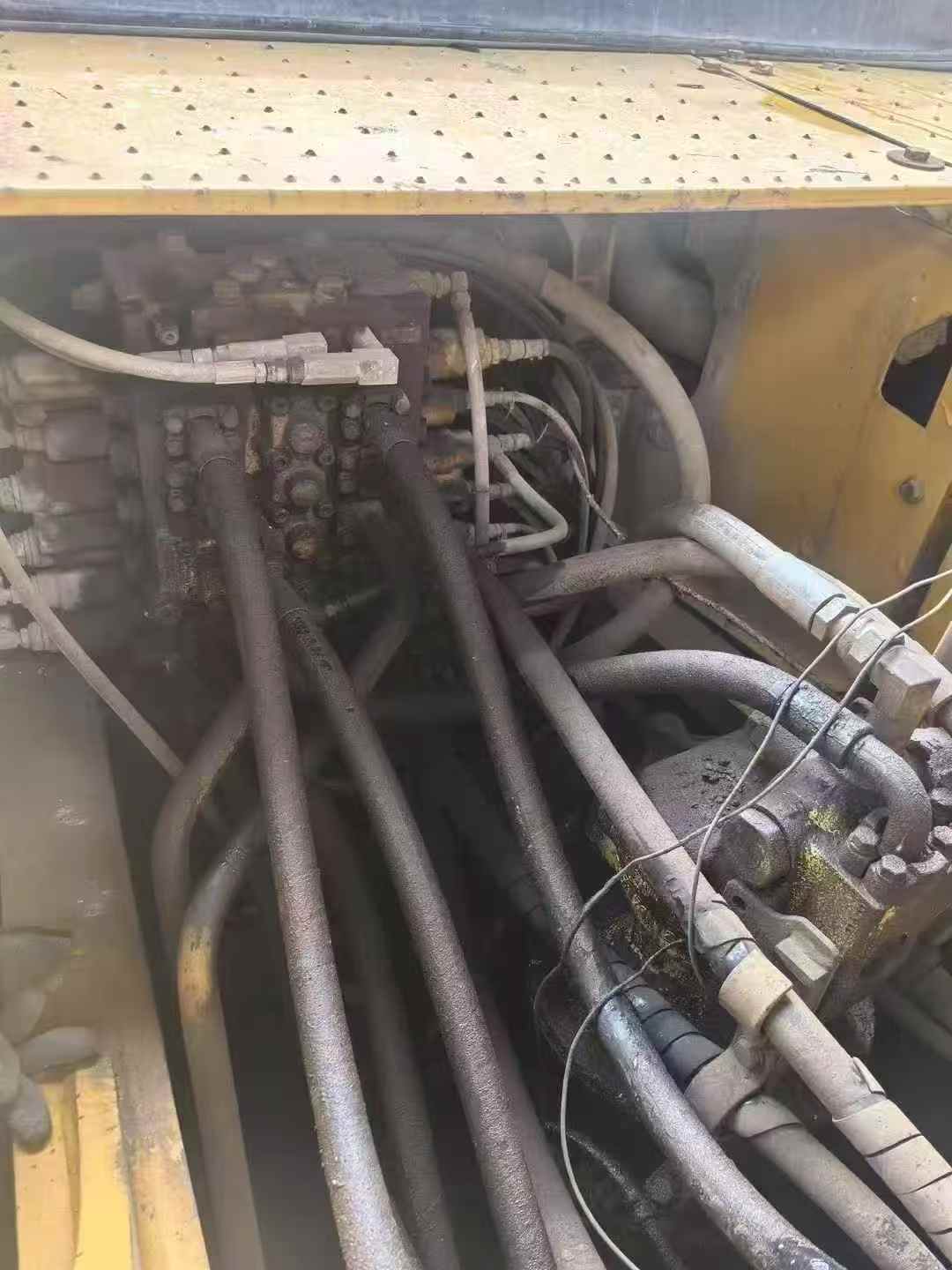 Used Komatsu PC240-6 Excavator 2010 Model / 5