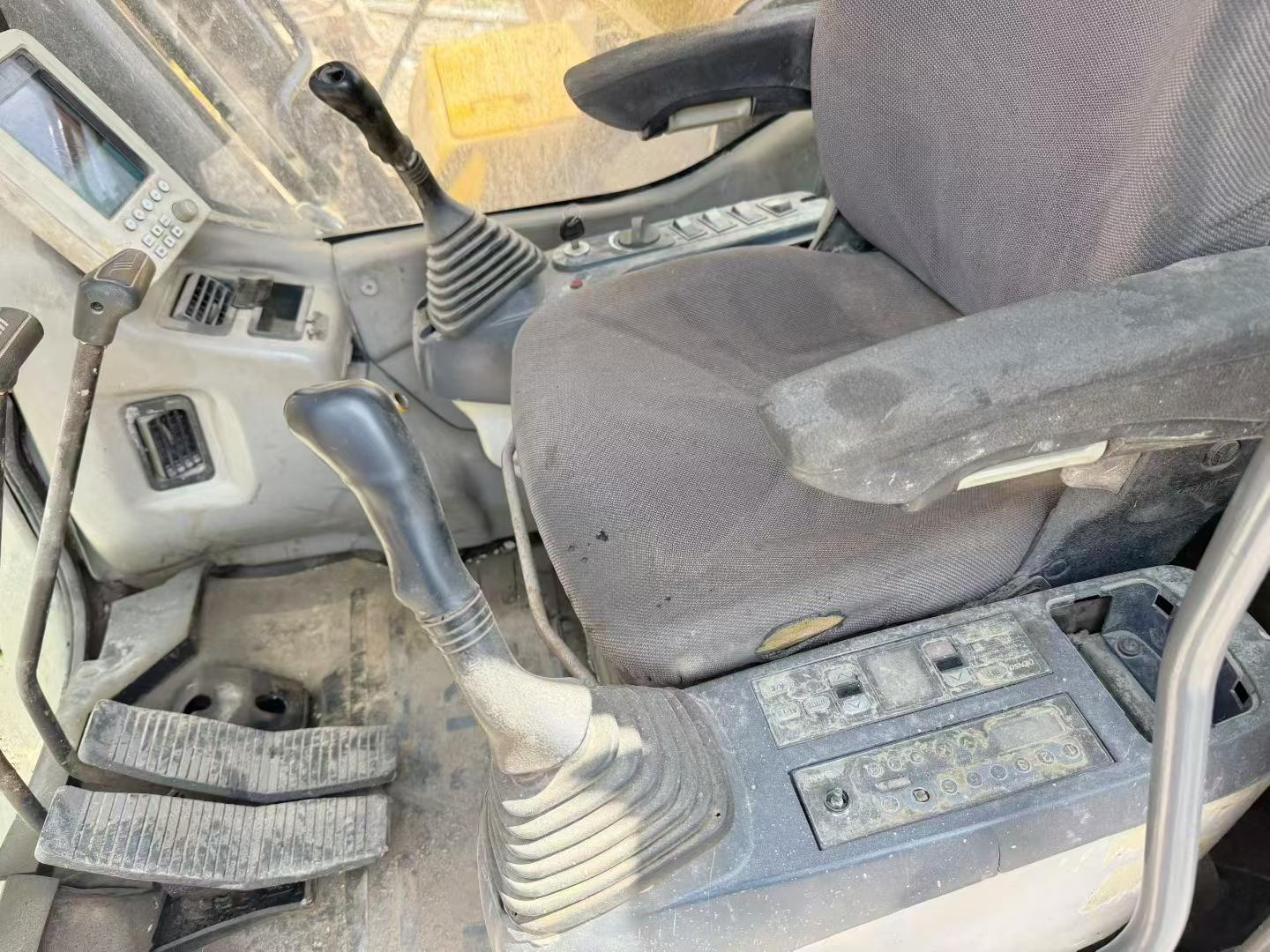 Used Sany SY215C Excavator 2016 Model / 4