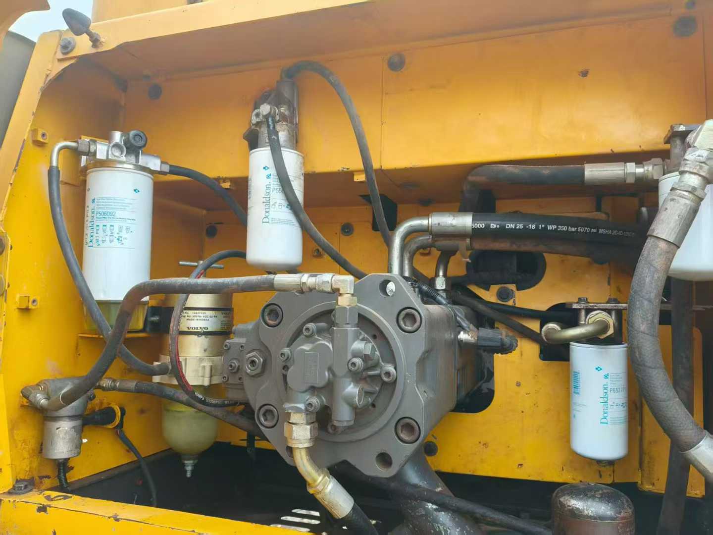 Used Volvo EC300D Excavator 2013 Model / 3