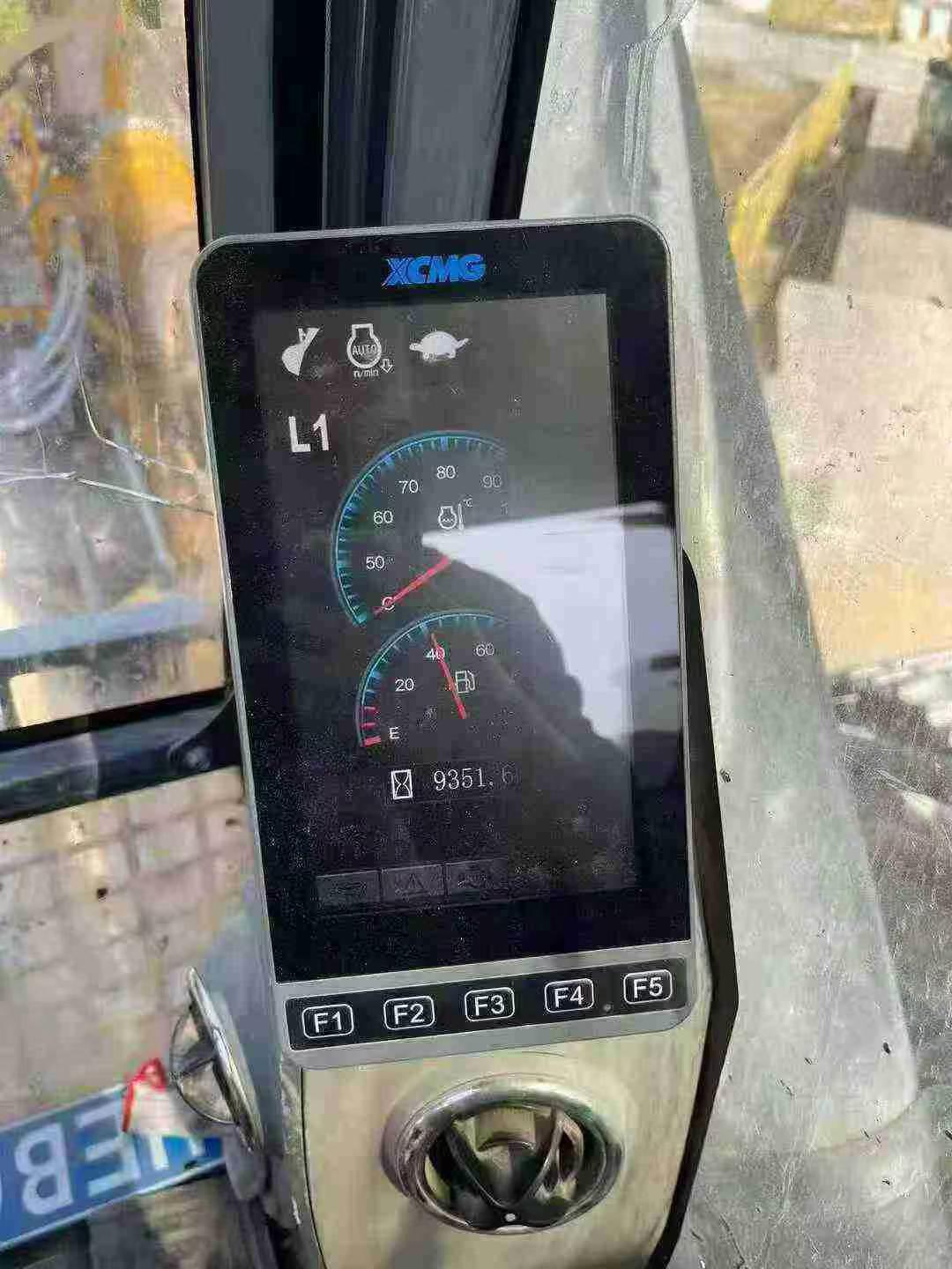 Used XCMG XE305D Excavator 2016 Model / 3