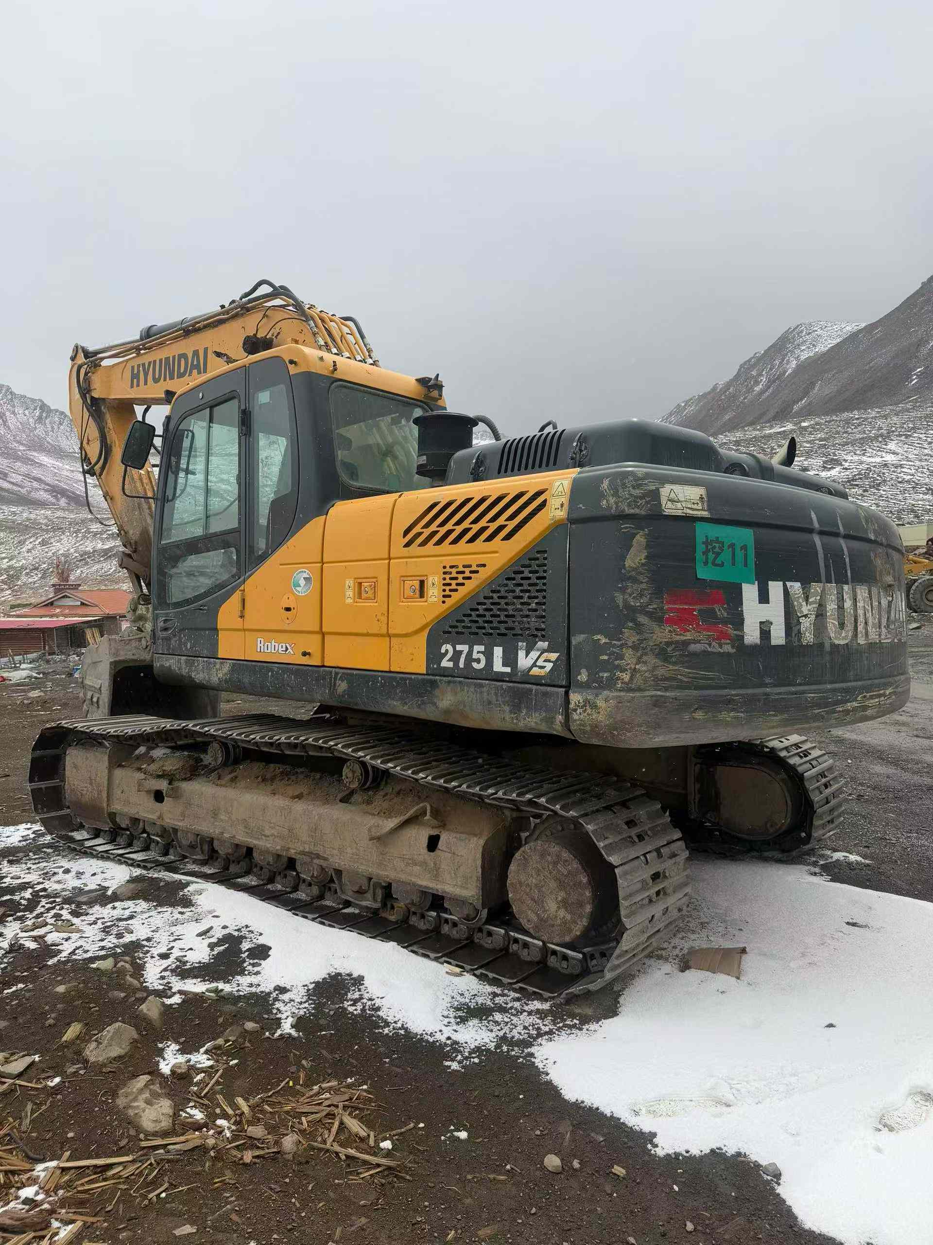 Used Hyundai R225-7 Excavator 2019 Model / 7