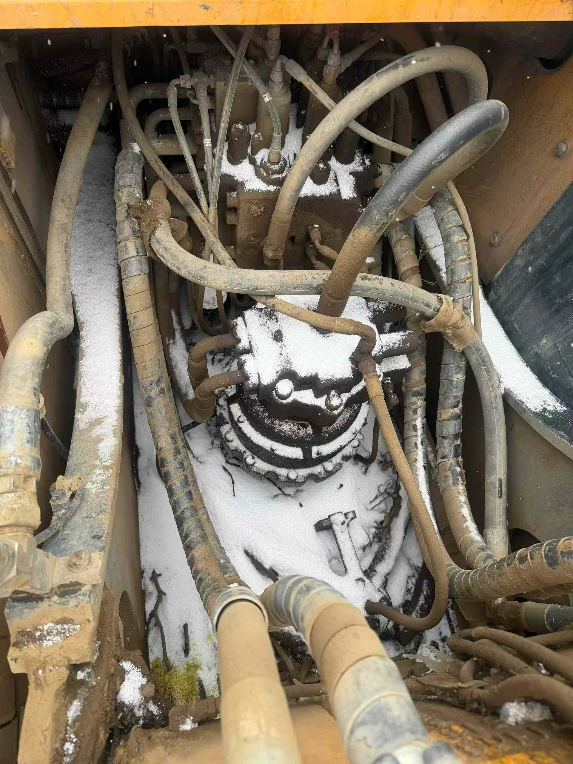 Used Hyundai R225-7 Excavator 2019 Model / 3