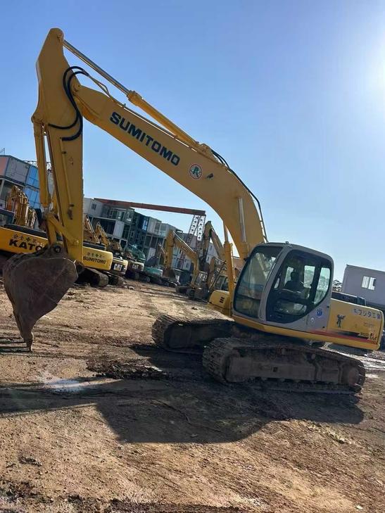 Buy Sumitomo SH200-3 Used Excavator / 1