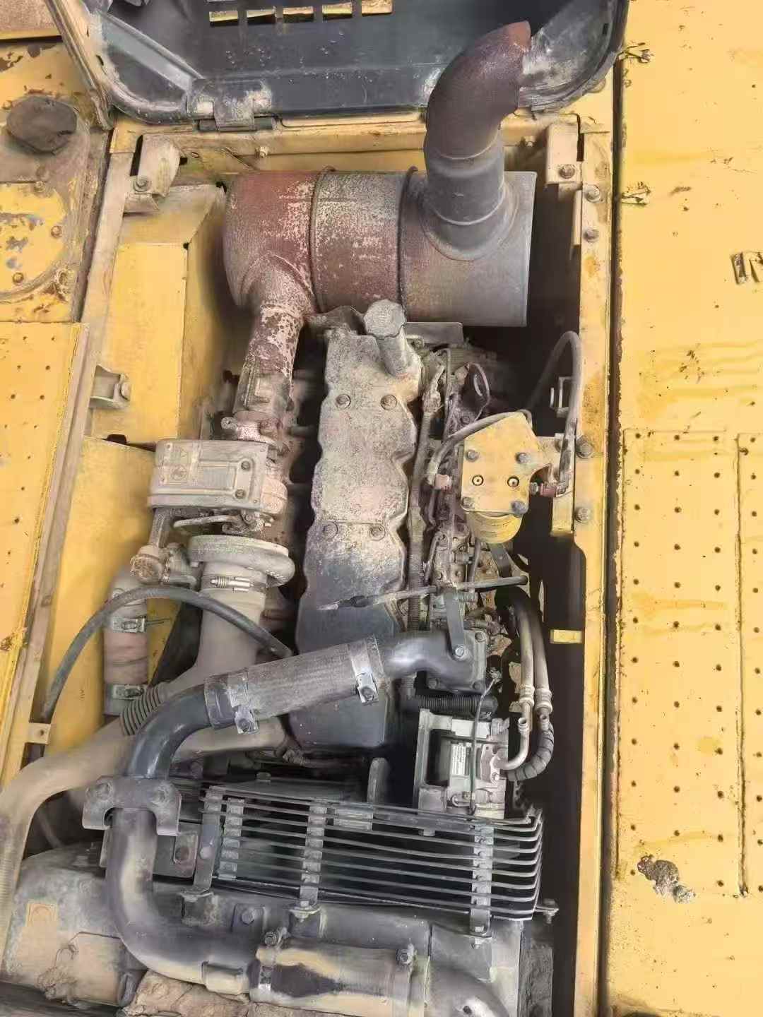 Used Komatsu PC240-6 Excavator 2010 Model / 4