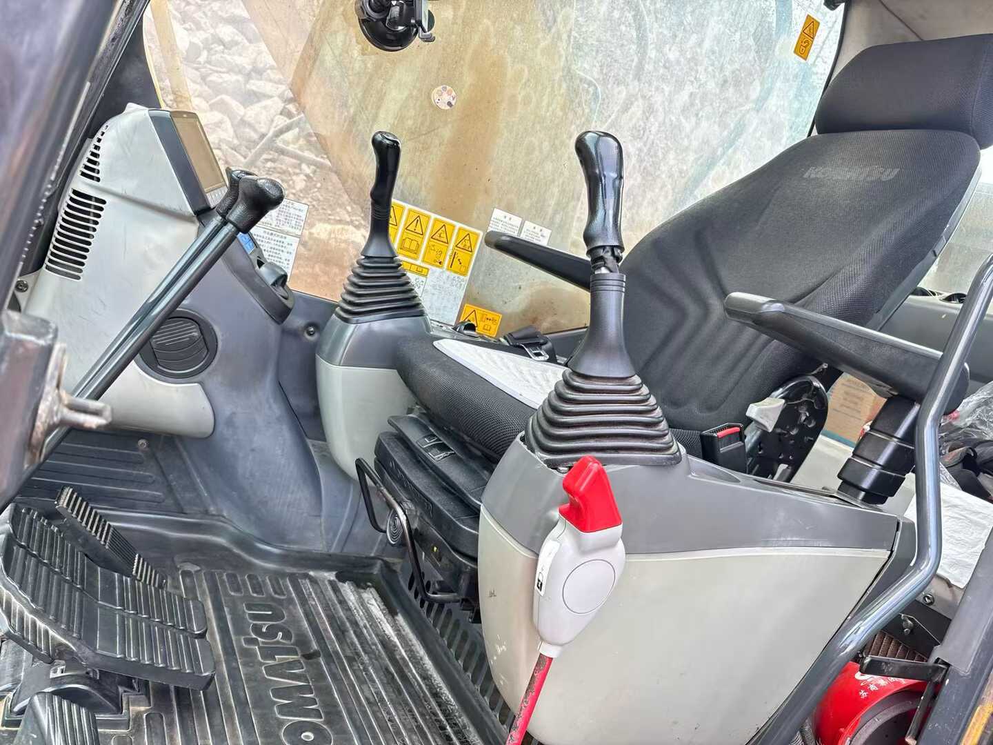 Used Komatsu PC220 Excavator 2019 Model / 6