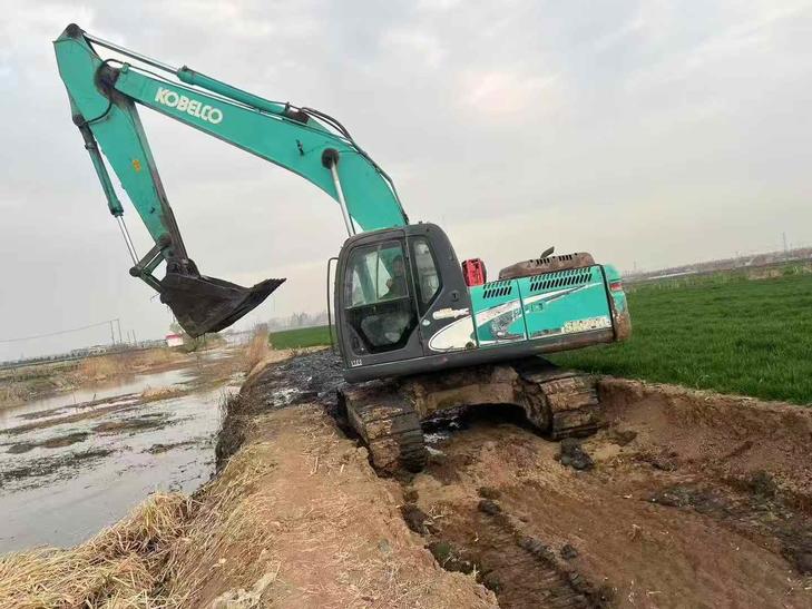 Buy Kobelco SK200-8 Used Excavator / 1