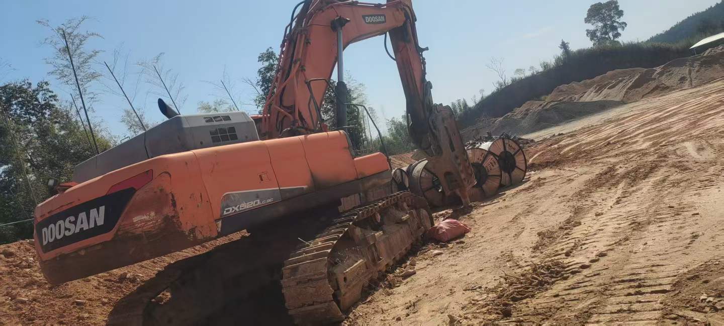 Used Doosan DX520LC Excavator 2018 Model / 9