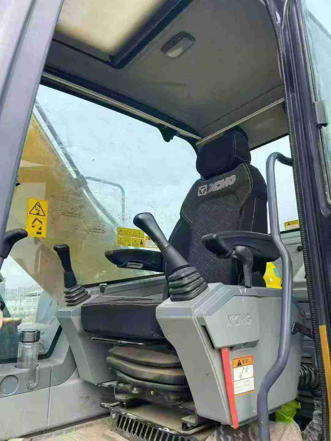 Used XCMG XE200 Excavator 2022 Model / 4