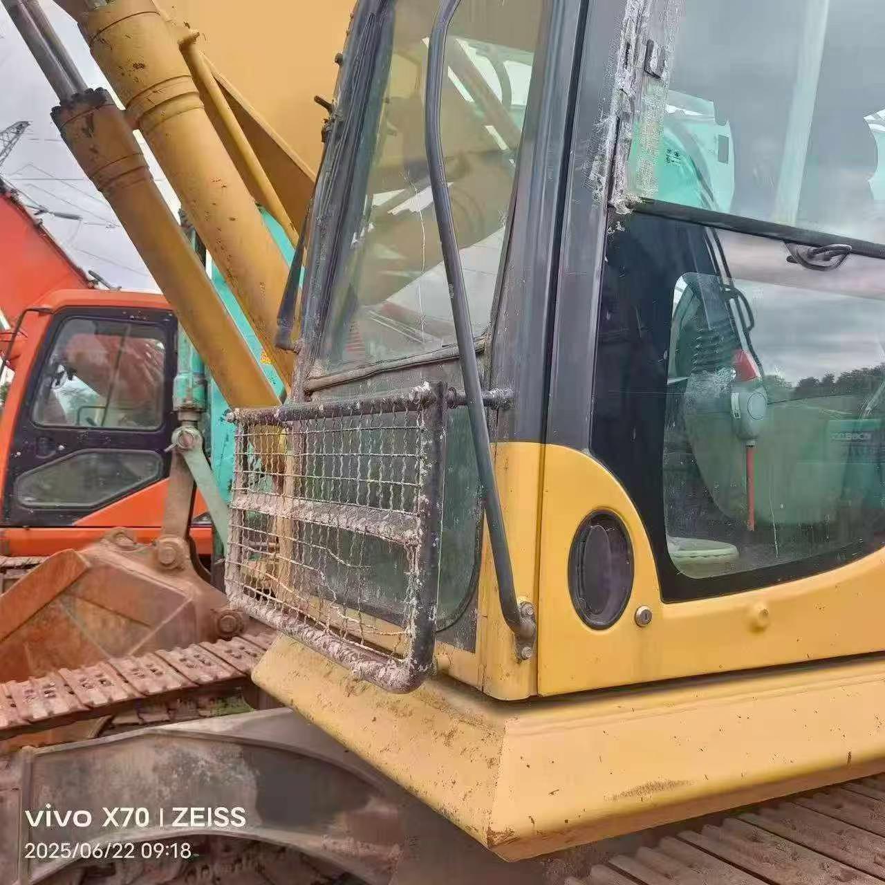 Used Komatsu PC240-6 Excavator 2014 Model / 3