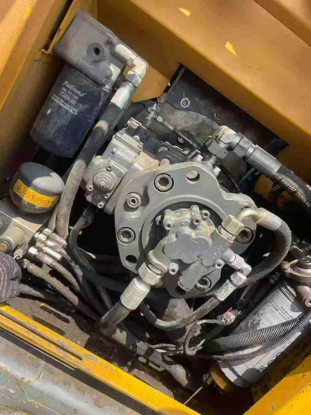 Used XCMG XE200 Excavator 2014 Model / 4