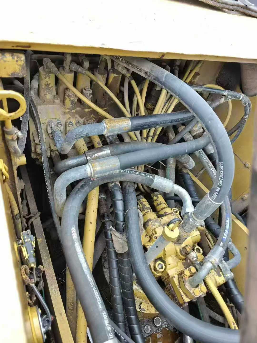 Used Caterpillar 323 Excavator 2016 Model / 4