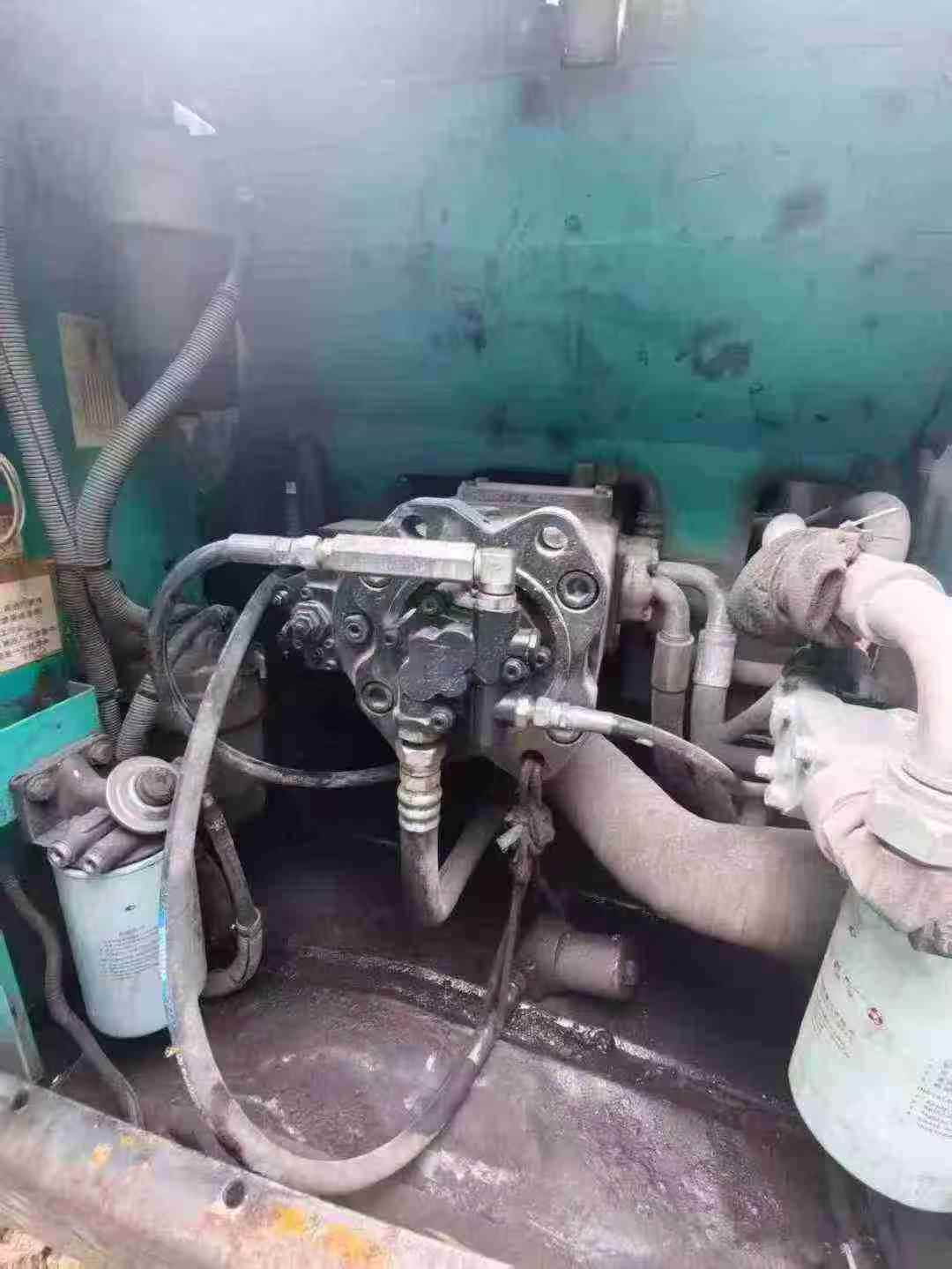 Used Kobelco SK200-8 Excavator 2014 Model / 3