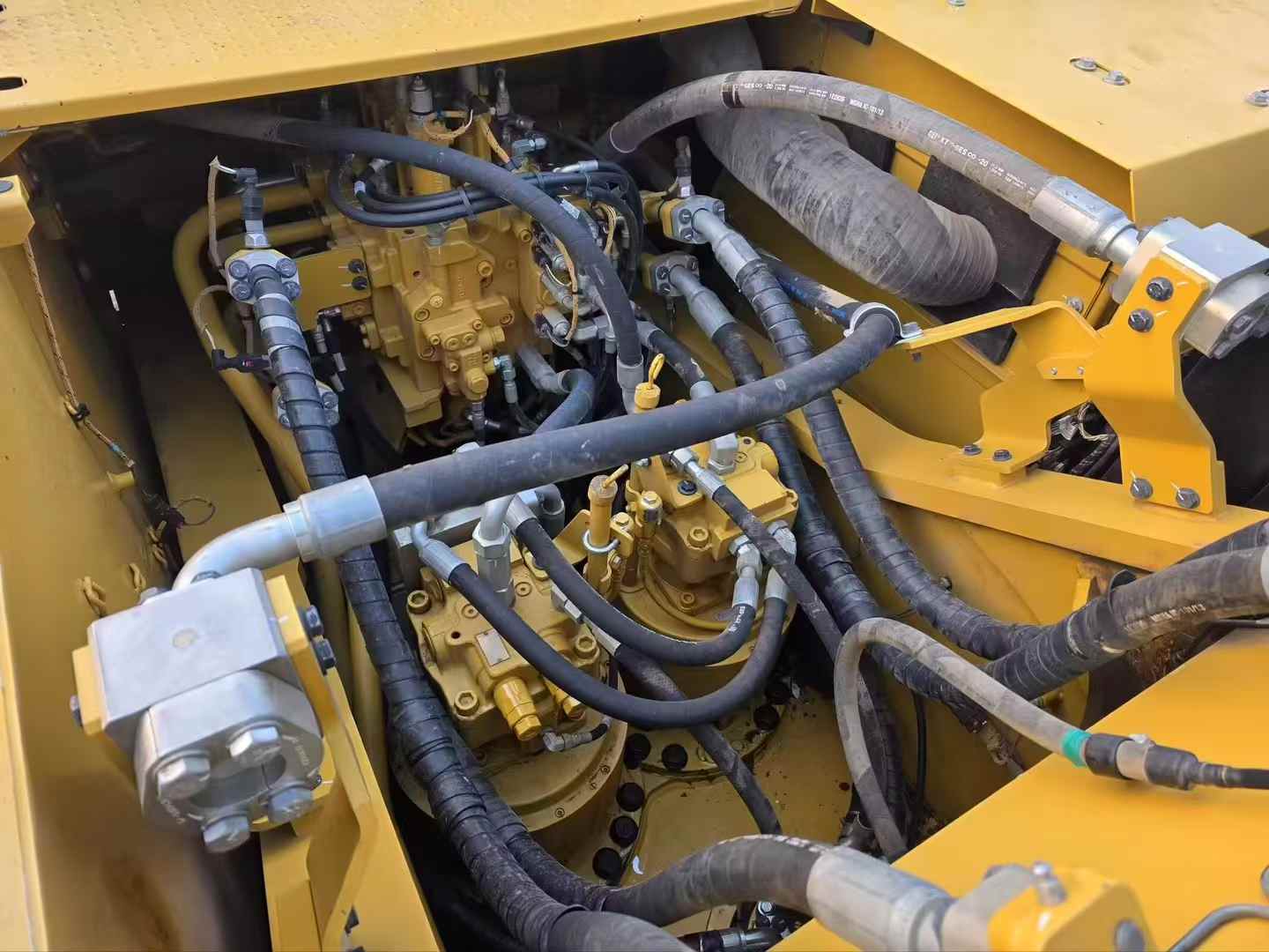 Used Caterpillar CAT352  Excavator 2023 Model / 6