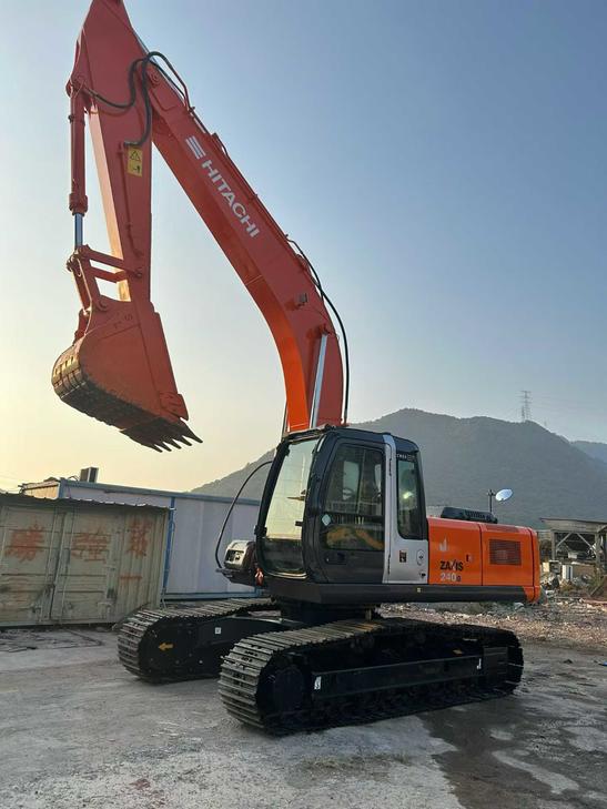 Buy Hitachi ZX240-3G Used Excavator / 1
