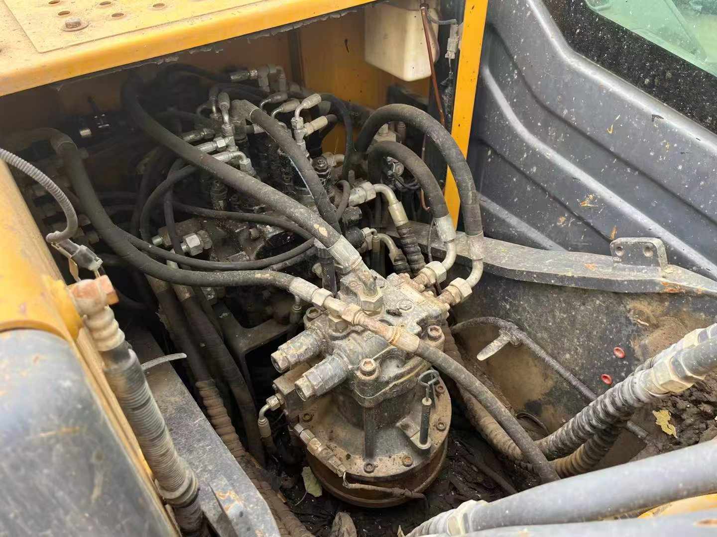 Used XCMG XE135B Excavator 2020 Model / 5