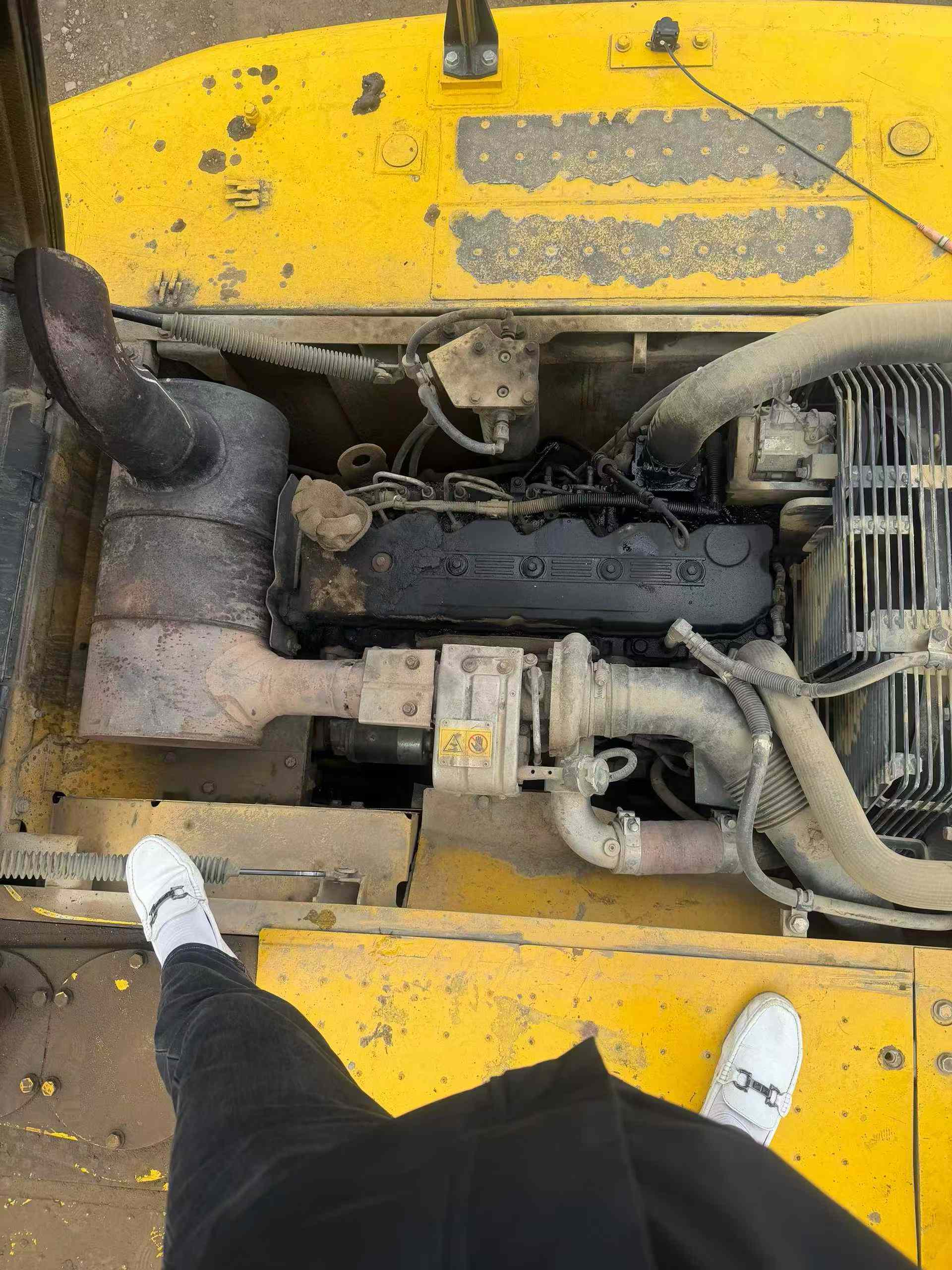 Used Komatsu PC240-6 Excavator 2015 Model / 2