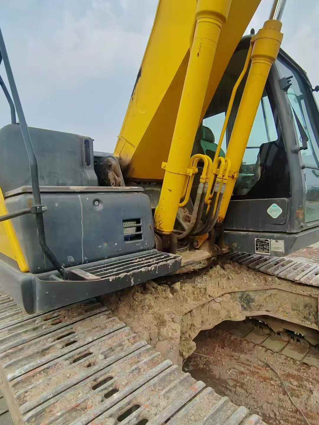 Used Sumitomo SH210-6 Excavator 2017 Model / 3