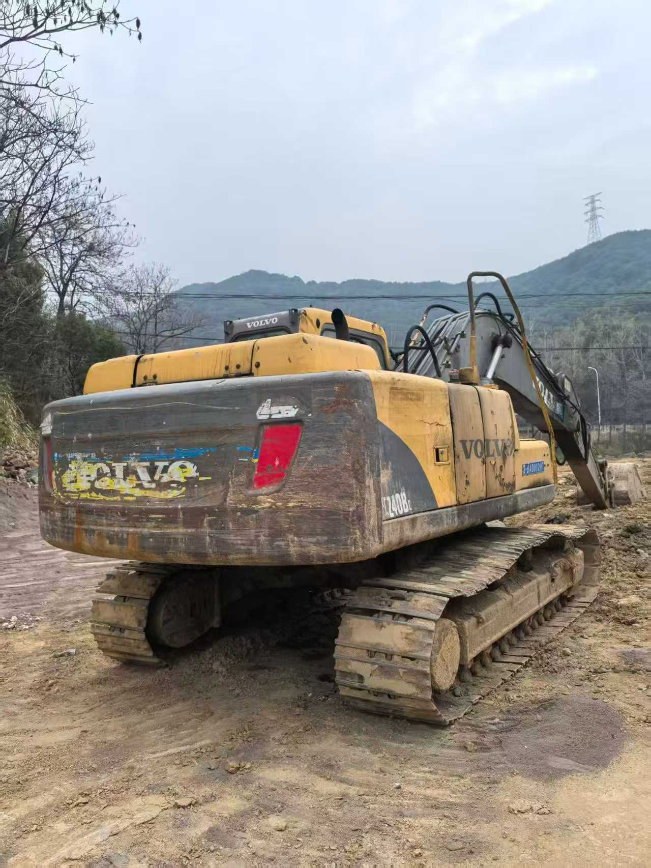 Used Volvo EC200 Excavator 2016 Model / 2