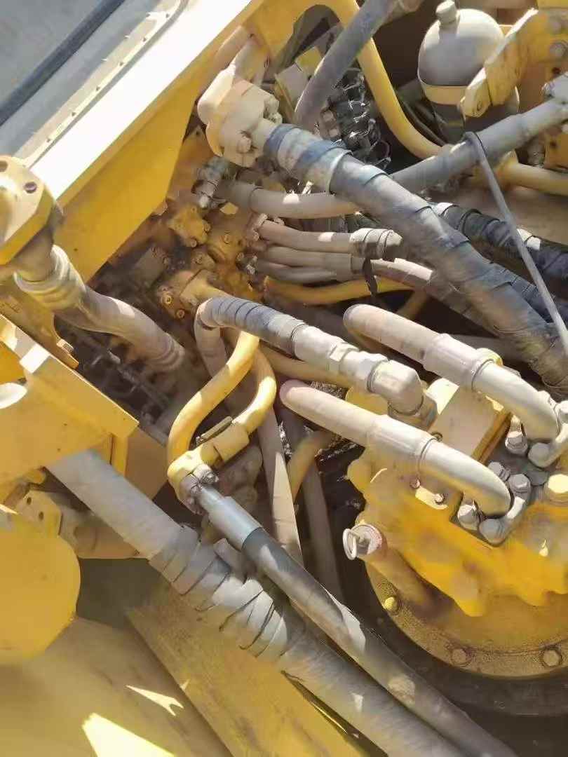 Used Komatsu PC390LC-8M0 Excavator 2016 Model / 3