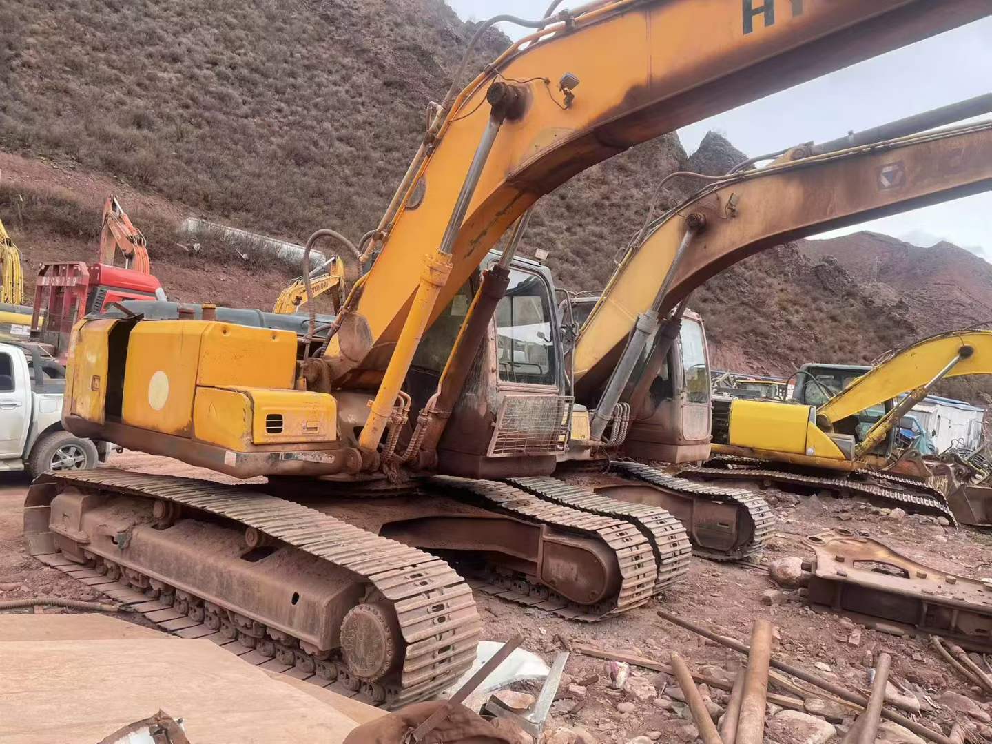 Used Hyundai R225-7 Excavator 2016 Model / 2