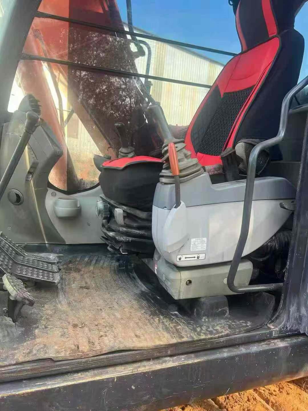 Used Hitachi EX130 Excavator 2019 Model / 8