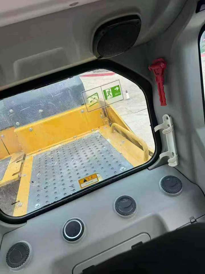 Used XCMG XE600DK Excavator 2022 Model / 9